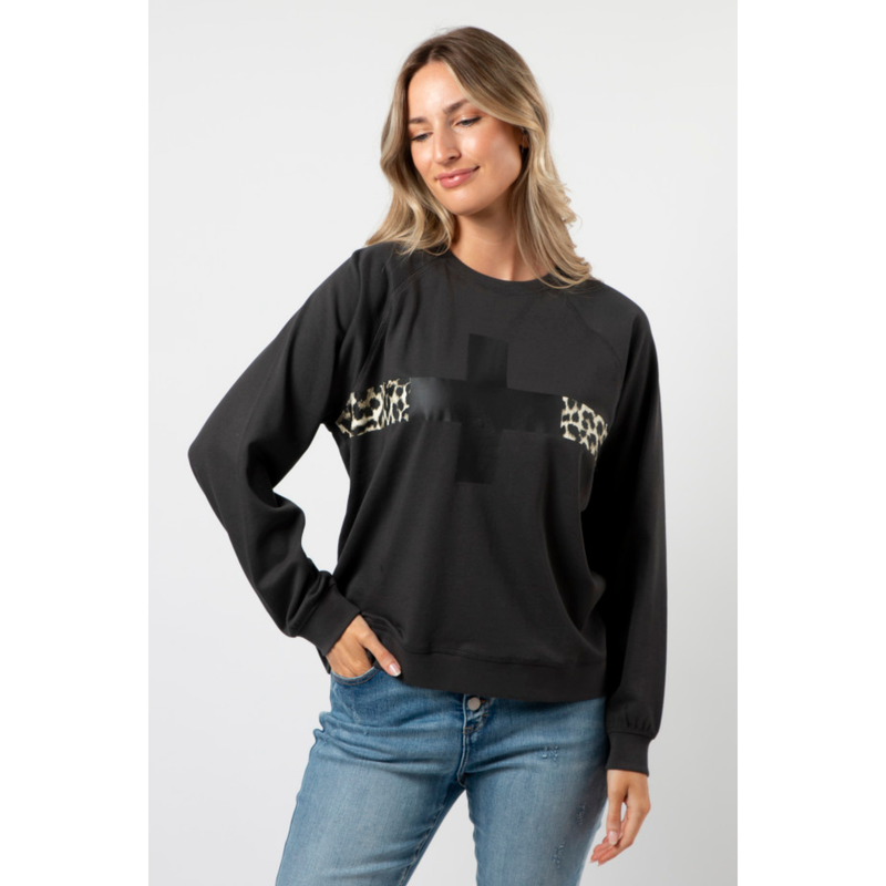 Everyday sweater charcoal cross leopard