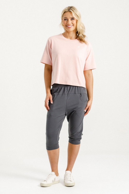 3/4 Apartment pants Graphite with Blossom X