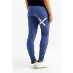 Alpine Apartment pant Hyacinth with Lilac