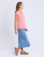 Manley V Tee Rose