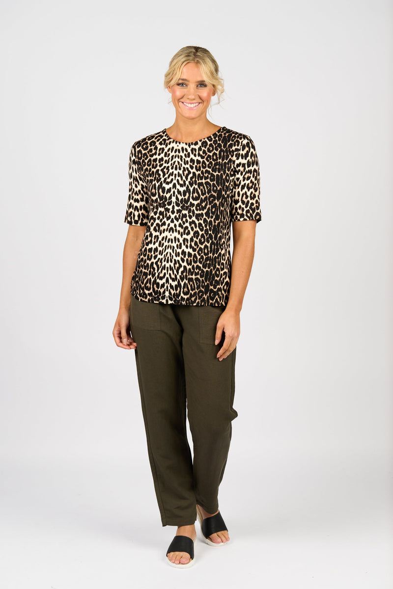 3/4 sleeve round neck knit top leopard