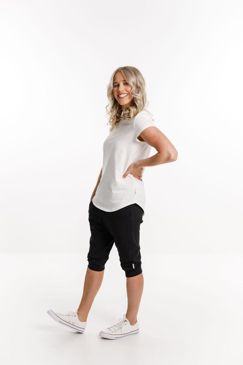 3/4 Apartment black black X